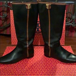 Authentic Tory Burch SIENNA Boots.No box they was listed as 8.5 they’re size 8